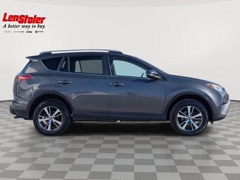 Used 2018 Toyota RAV4 XLE image 4