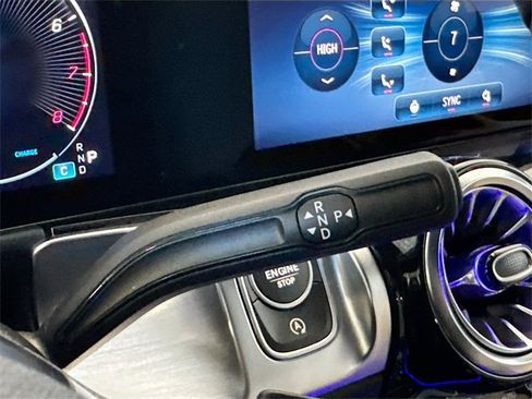 Certified 2025 Mercedes-Benz GLB 250 4MATIC image 16