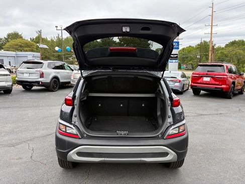 Used 2022 Hyundai Kona SEL w/ Cargo Package AWD/4WD image 11