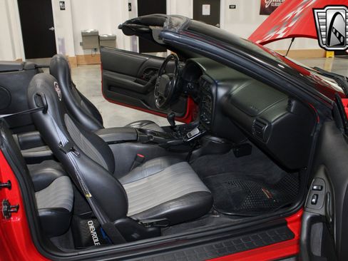 Used 2002 Chevrolet Camaro Z28 w/ SS Performance/Appearance Pkg image 7