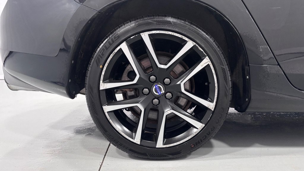 Used 2017 Volvo S60 T5 Dynamic AWD/4WD image 33