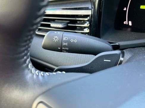 Used 2025 Toyota Camry SE FWD image 21