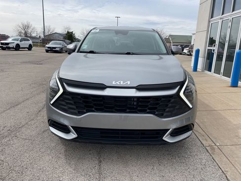 Used 2024 Kia Sportage LX image 3