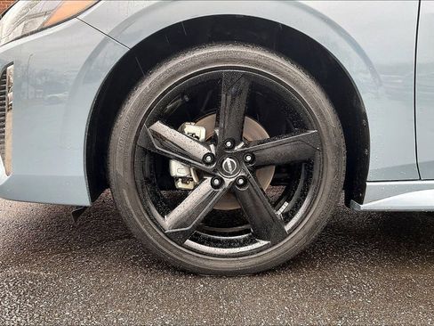 Used 2024 Nissan Sentra SR w/ SR Premium Package image 9