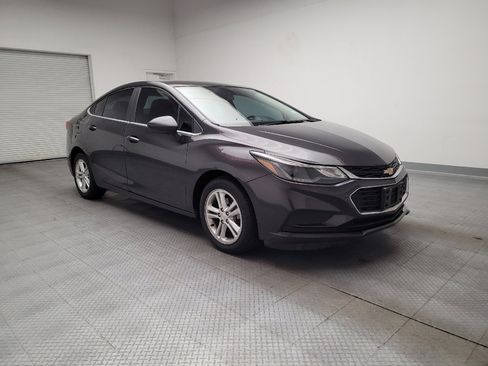 Used 2017 Chevrolet Cruze LT image 13
