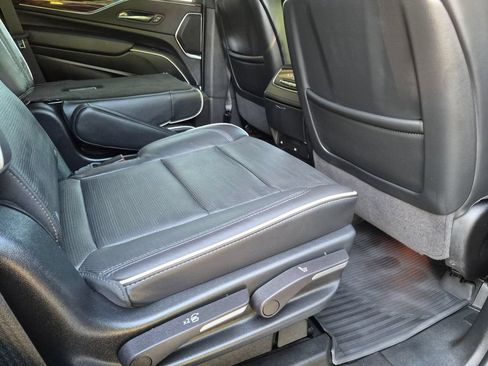 Certified 2023 Cadillac Escalade Premium Luxury AWD/4WD image 26