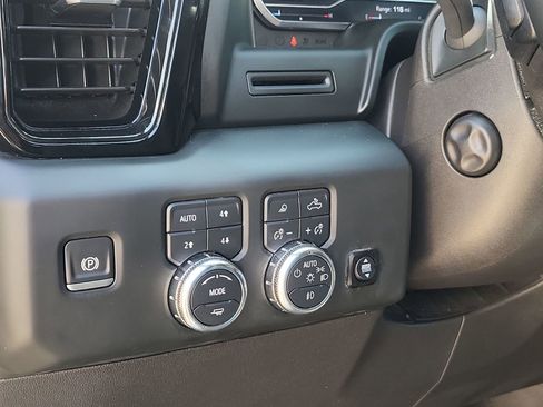 Certified 2024 GMC Sierra 1500 AT4 w/ AT4 Premium Package AWD/4WD image 18