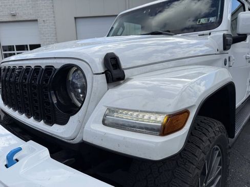 Used 2024 Jeep Wrangler High Altitude AWD/4WD image 22