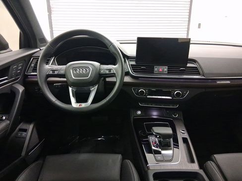 Used 2025 Audi Q5 e Premium Plus image 4