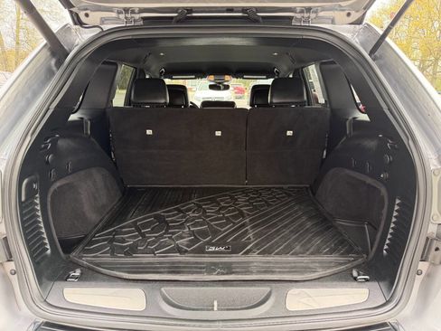 Used 2017 Jeep Grand Cherokee Limited image 18