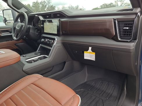 New 2026 GMC Sierra 2500 Denali Ultimate w/ LPO, Black Badging Package image 30