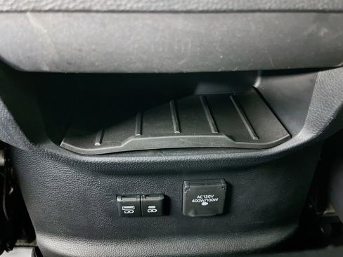 Used 2022 Toyota Tundra Limited AWD/4WD image 33