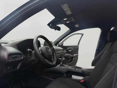 Certified 2025 Honda HR-V Sport image 9