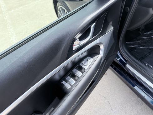 Used 2026 Genesis G70 2.5T image 21