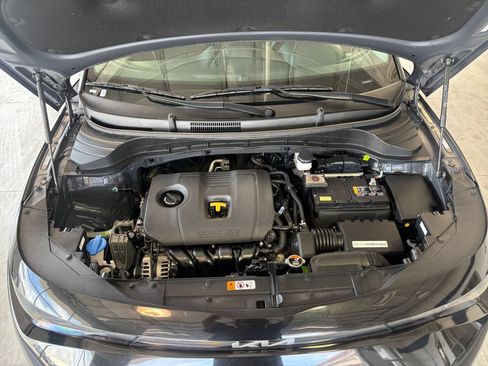 Used 2025 Kia Soul LX w/ LX Technology Package FWD image 29