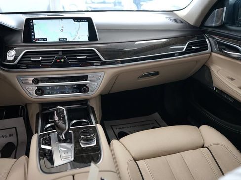 Used 2018 BMW 750i xDrive AWD/4WD image 14