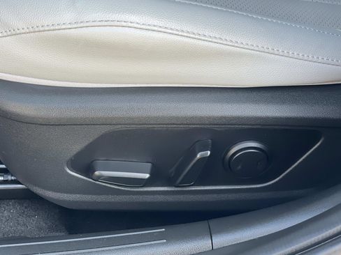 Certified 2023 Hyundai Elantra Limited image 21