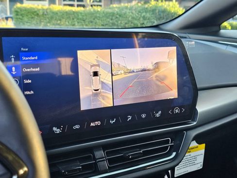 Used 2024 Chevrolet Equinox EV RS FWD image 30