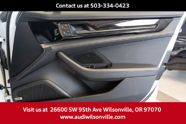 Used 2025 Porsche Panamera 4 w/ Premium Package AWD/4WD image 28