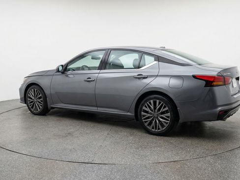 Used 2025 Nissan Altima 2.5 SV image 6