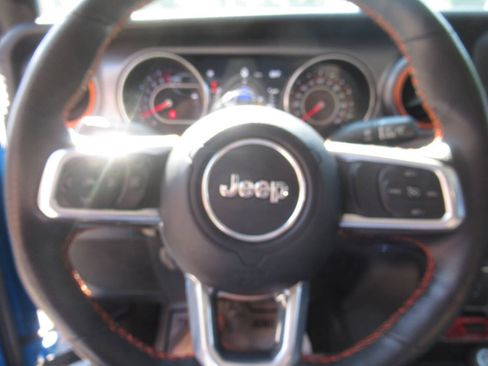 Used 2022 Jeep Gladiator Mojave w/ Cold Weather Group AWD/4WD image 27