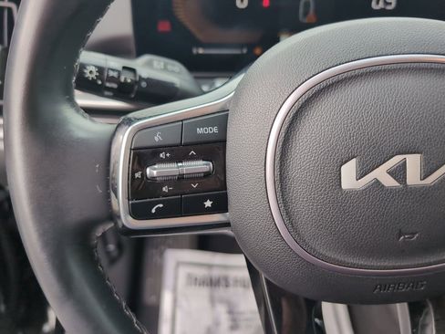 Used 2024 Kia Sorento EX image 19