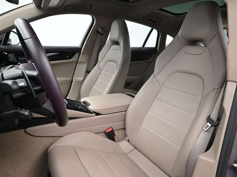 Used 2024 Porsche Panamera image 5