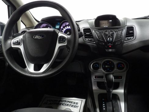 Used 2018 Ford Fiesta SE w/ Equipment Group 201A FWD image 12