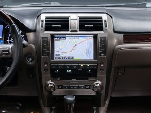 Used 2019 Lexus GX 460 Premium AWD/4WD image 8