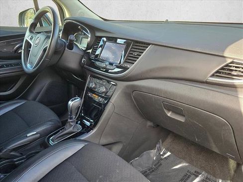 Used 2022 Buick Encore Preferred image 21