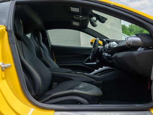 Used 2019 Ferrari 812 Superfast RWD image 51