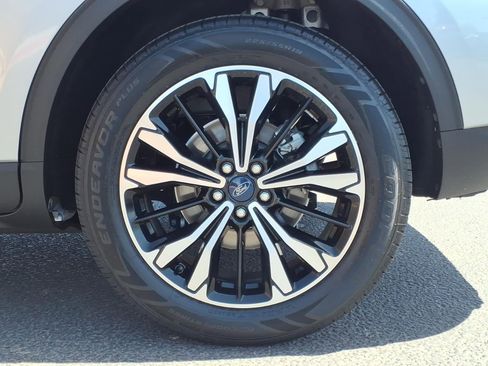 Used 2021 Ford Escape SE w/ SE Sport Appearance Package FWD image 9