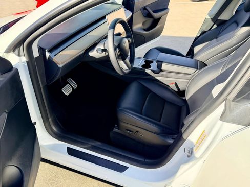 Used 2022 Tesla Model Y Performance AWD/4WD image 19