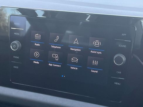 Used 2025 Volkswagen Jetta SE image 20