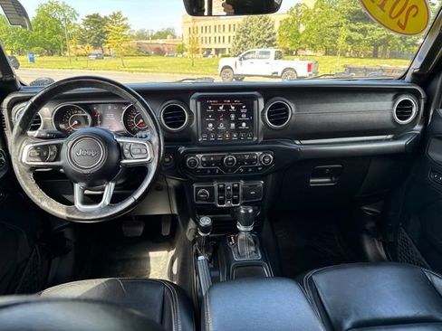 Used 2019 Jeep Wrangler Unlimited Sahara w/ Quick Order Package 24M Moab AWD/4WD image 13