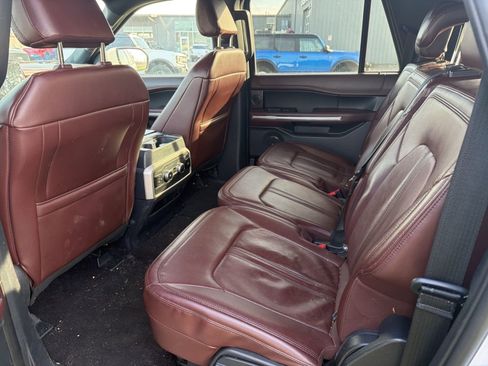 Used 2022 Ford Expedition Max Limited image 13
