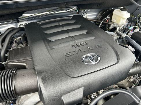 Used 2021 Toyota Tundra Limited w/ Limited Premium Package AWD/4WD image 31