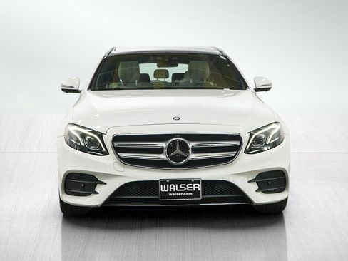 Used 2017 Mercedes-Benz E 400 4MATIC Wagon image 8