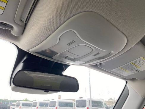 Used 2020 Jeep Renegade Latitude FWD image 24