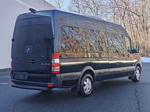 Used 2016 Mercedes-Benz Sprinter 2500 image 3
