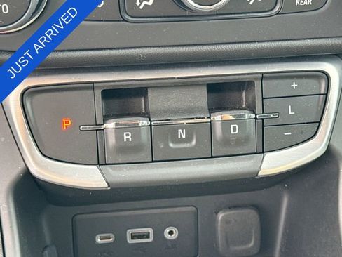 Used 2024 GMC Terrain SLE w/ Driver Convenience Package FWD image 20