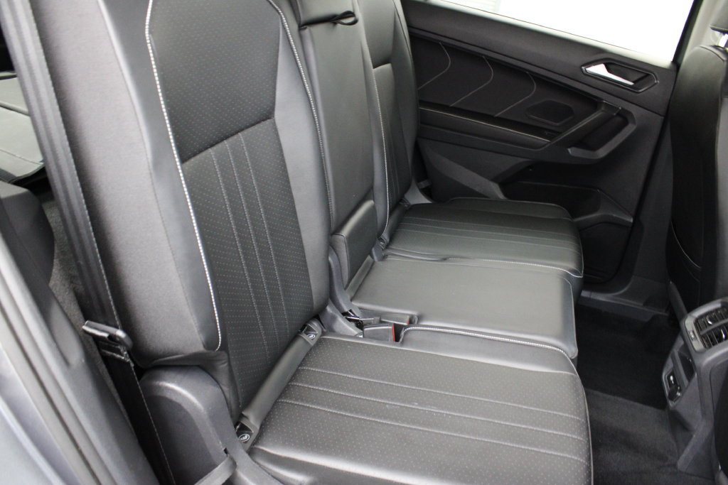 Certified 2022 Volkswagen Tiguan SE FWD image 18