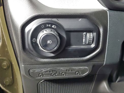 Used 2025 Jeep Wrangler Sport image 12