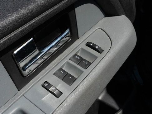 Used 2013 Ford F150 XLT w/ XLT Chrome Pkg image 18