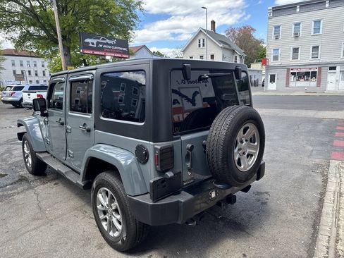 Used 2015 Jeep Wrangler Unlimited Sahara w/ Dual Top Group AWD/4WD image 7
