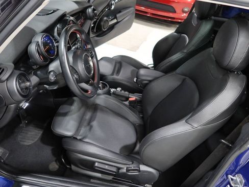Used 2019 MINI Cooper S w/ Signature Upholstery Package FWD image 17