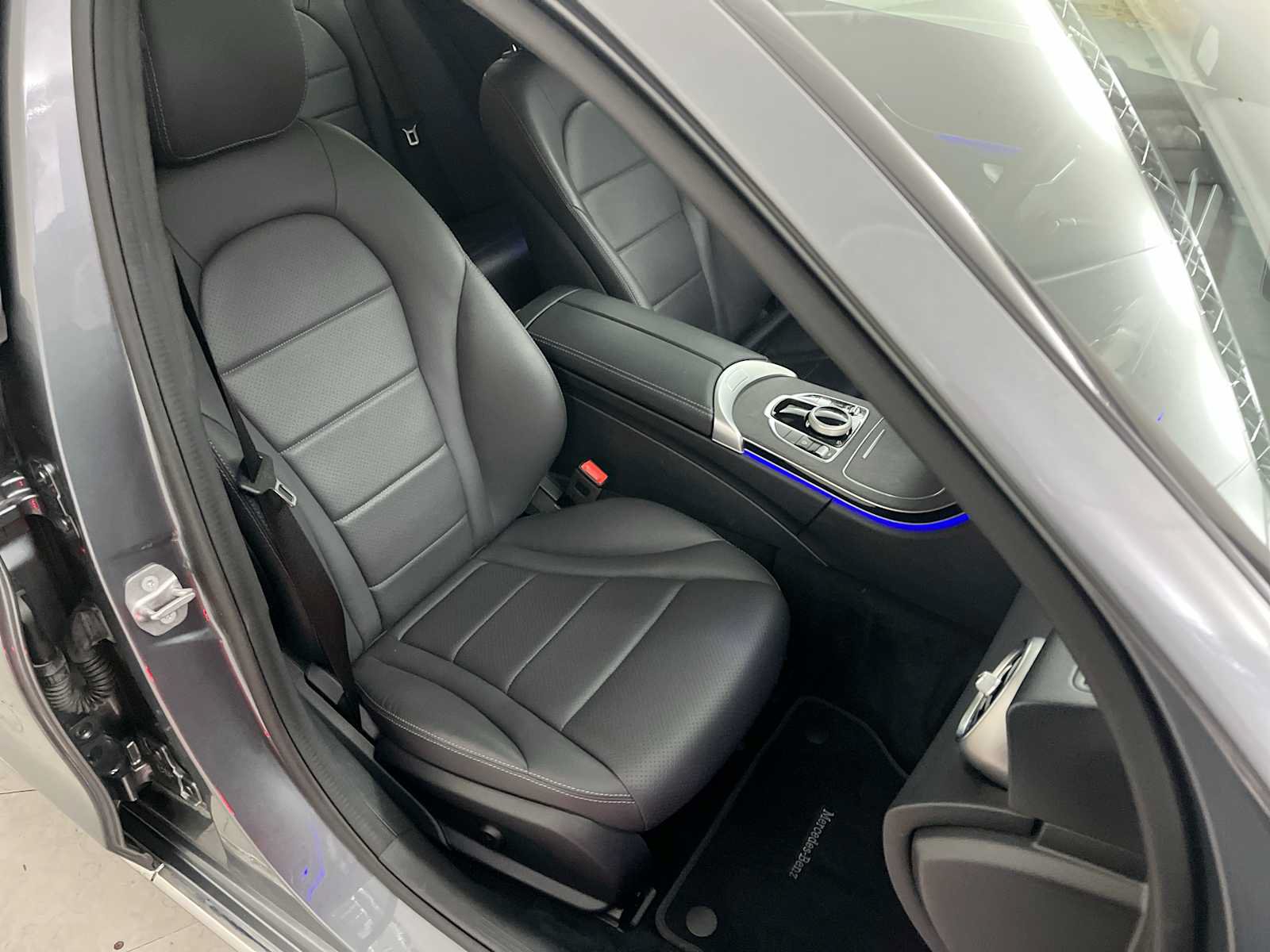 Used 2021 Mercedes-Benz C 300 4MATIC Sedan image 31