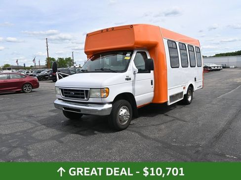 Used 2003 Ford E-450 and Econoline 450 RWD image 12