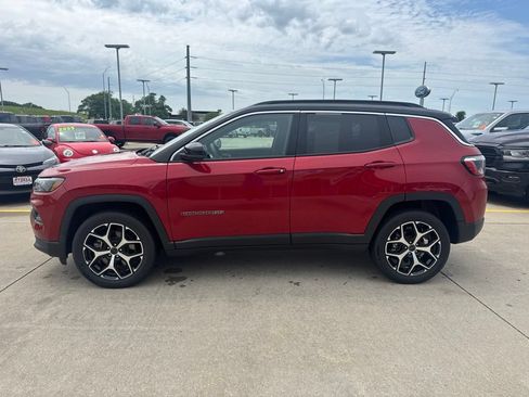 Used 2025 Jeep Compass Limited AWD/4WD image 24