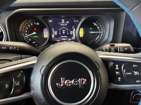 Used 2024 Jeep Wrangler High Altitude AWD/4WD image 32